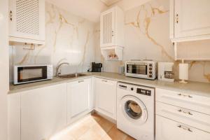 Golden Tiara Apartment