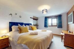 Jasper and Smiddy - joint booking