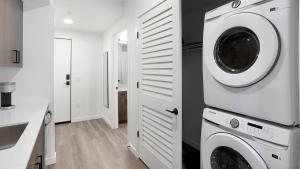 Landing Spectacular 1BD Gym