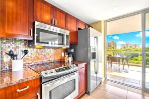 Honua Kai 4 FREE CARS KBM Resorts Extra Large Corner Suite 4 Units 9 Bedrooms HK ML-3876