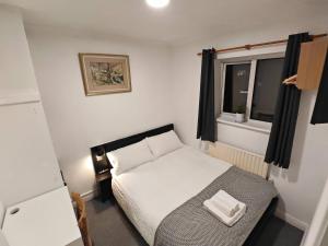 Small Compact Self Contained Studio Flat