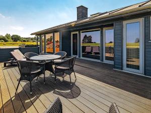 Coastal Home with Spa and Sauna