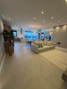 Apartamento Alto Padrão com Vista para o Mar