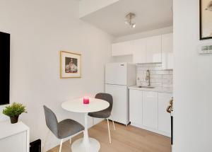 City Centre Studio - Best Location!