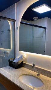 Oferta Centro Studio Completo para 4 pessoas com Maleiro, Sauna, Wifi, Ar Condicionado e Metrô a 5min