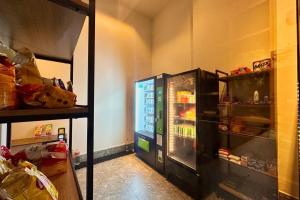 Oferta Centro Studio Completo para 4 pessoas com Maleiro, Sauna, Wifi, Ar Condicionado e Metrô a 5min
