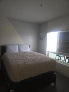 Stylish 2BR in the Heart of the Arts District