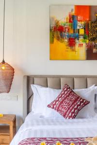 2BR Elevated Pool Villa w Cinema in Seminyak Heart
