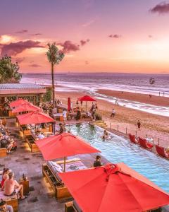 2BR Elevated Pool Villa w Cinema in Seminyak Heart
