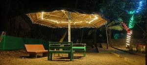 Patanga beach cottage and restorent