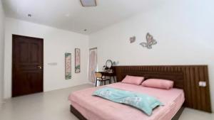 Private 2BR Tropical Villa Big Garden Central