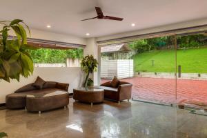 SkyVilla - 3BR Duplex w Private Pool near Candolim by HIREAVILLA