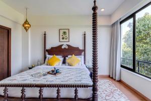 Serene 2BHK with Pool and 5 mins to Candolim Beach by HIREAVILLA