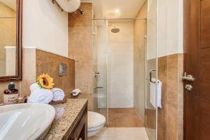 Serene 2BHK with Pool and 5 mins to Candolim Beach by HIREAVILLA