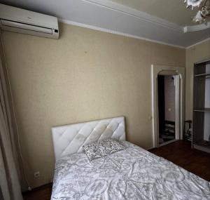 Квартира подобово Полтава у самому центрі з великим ліжком