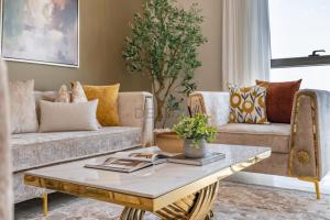 Balcony with Partial Creek Views and Glimpse of the Burj Khalifa, Just Minutes Drive from Dubai Frame, Fawad Azizi Residence, Al Jaddaf by Deluxe Holiday Homes