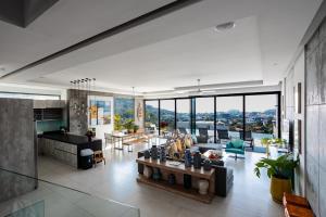 Villa Omari Seaview Pool & Game Room Kata