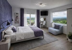 Entire Vacation Home - Heated Pool,Jacuzzi & Sauna