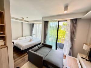 "Open-Studio Room" 6th Avenue Surin Condominium