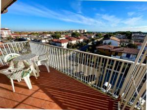 Bright flat with balcony-Beahost