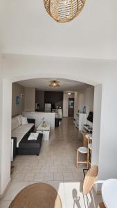 Pratsfleuris , piscine, pétanque et parking