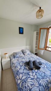 Pratsfleuris , piscine, pétanque et parking