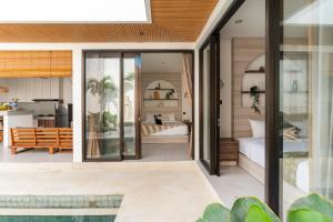 Perenenan Home - Stunning Tropical 3BR near Canggu with Pool