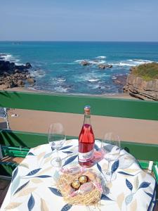 Pura Vida Estaño - Terraza privada con vistas al mar y acceso a la playa