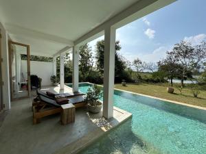 Giri Villa