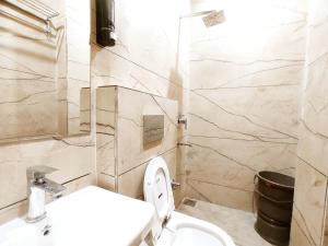 THE GOLDEN CROWN - Hotel With Comfort & Feelings