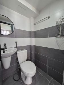 Unihomes Apartment 414 Q10