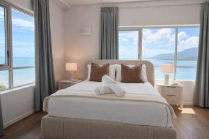 Luxury Coral Coast Retreat - Waterfront 3BR