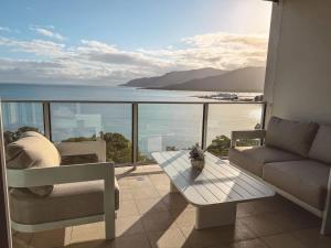 Luxury Coral Coast Retreat - Waterfront 3BR