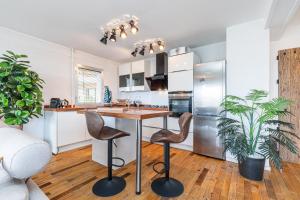 Loft Style 1 Bdr - Panoramic view Swimming Pool & Garage