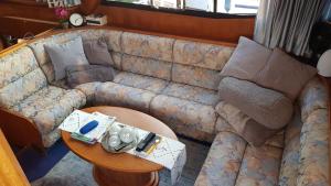 Auszeit auf der Neptunus Motoryacht