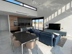 Spectacular villa with private pool and garden
