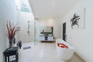 Modern 2BR Pool Villa in Umalas-Billiard-Long Pool