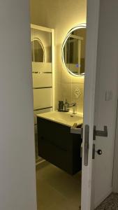 Entire apartment 200 meters from the blue metro line