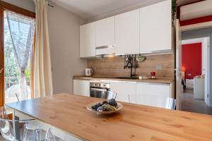 GuestHost - La Romantica - Lovely Apt with Terrace