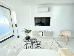 Aguamarina II Frontline Beach, Direct Sea Views