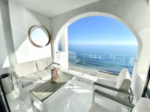 Aguamarina II Frontline Beach, Direct Sea Views