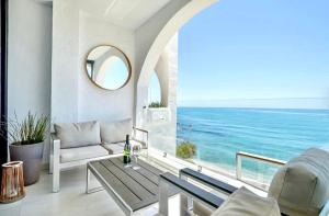 Aguamarina II Frontline Beach, Direct Sea Views
