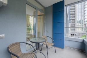 5-471 Central Park, John McCain 7, Kyiv centre, panoramic city view, 15 kW backup power, Petrovdom Apartment