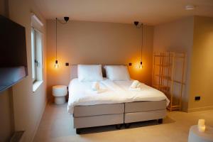 Studio Strandkasteel, Free parking