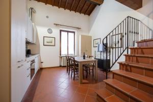 Arena 100 m - Centro Storico - 6 Ospiti - 2 Bagni - Dimora Oberdan 1800