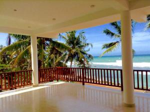 Savenrose Beach Villa