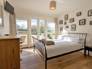 4 Bed in Bembridge oc-ic130