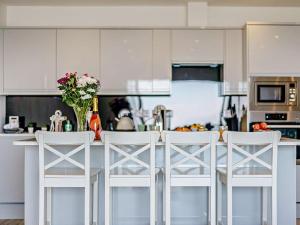 2 Bed in Sandown oc-83617