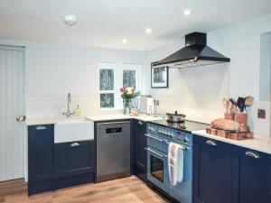4 Bed in Ningwood oc-ic048