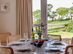 4 Bed in Swanage oc-dc217